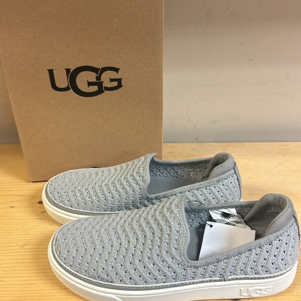 1 left!!! Size 1!!Ugg Kids Caplan Slip On Shoe